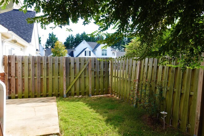 Building Photo - 30 Cedar Rock Dr