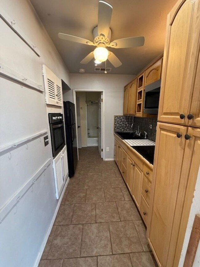 Building Photo - 1 bedroom Home in Cottonwood - Contact Pro...