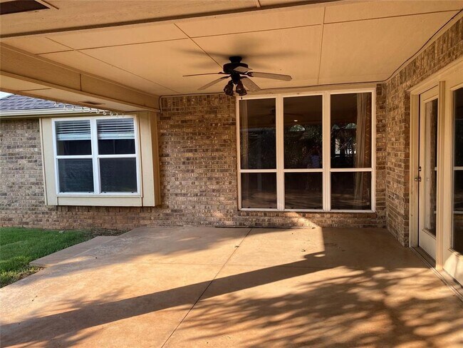 Building Photo - 1708 NW 161st Cir