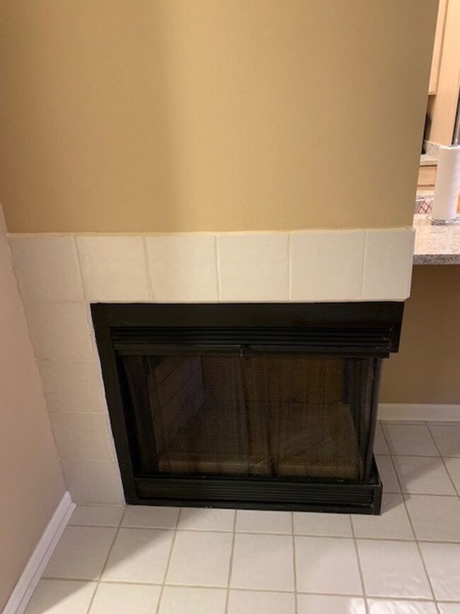 Building Photo - One bedroom condo/ Scottsdale