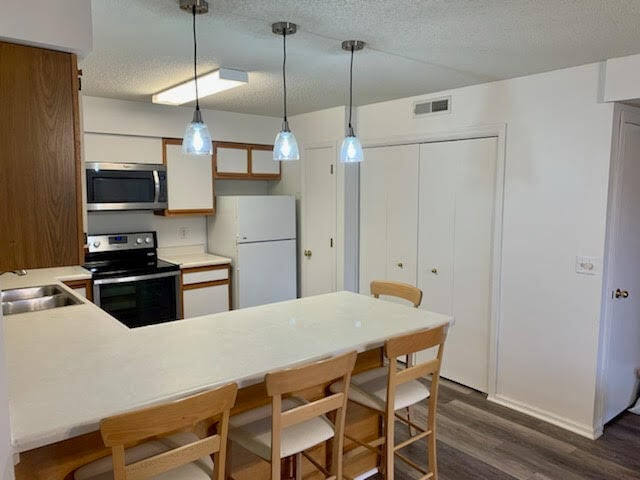 Building Photo - 205 5th St