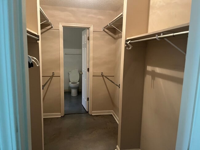 Building Photo - 3835 Melanie June Dr