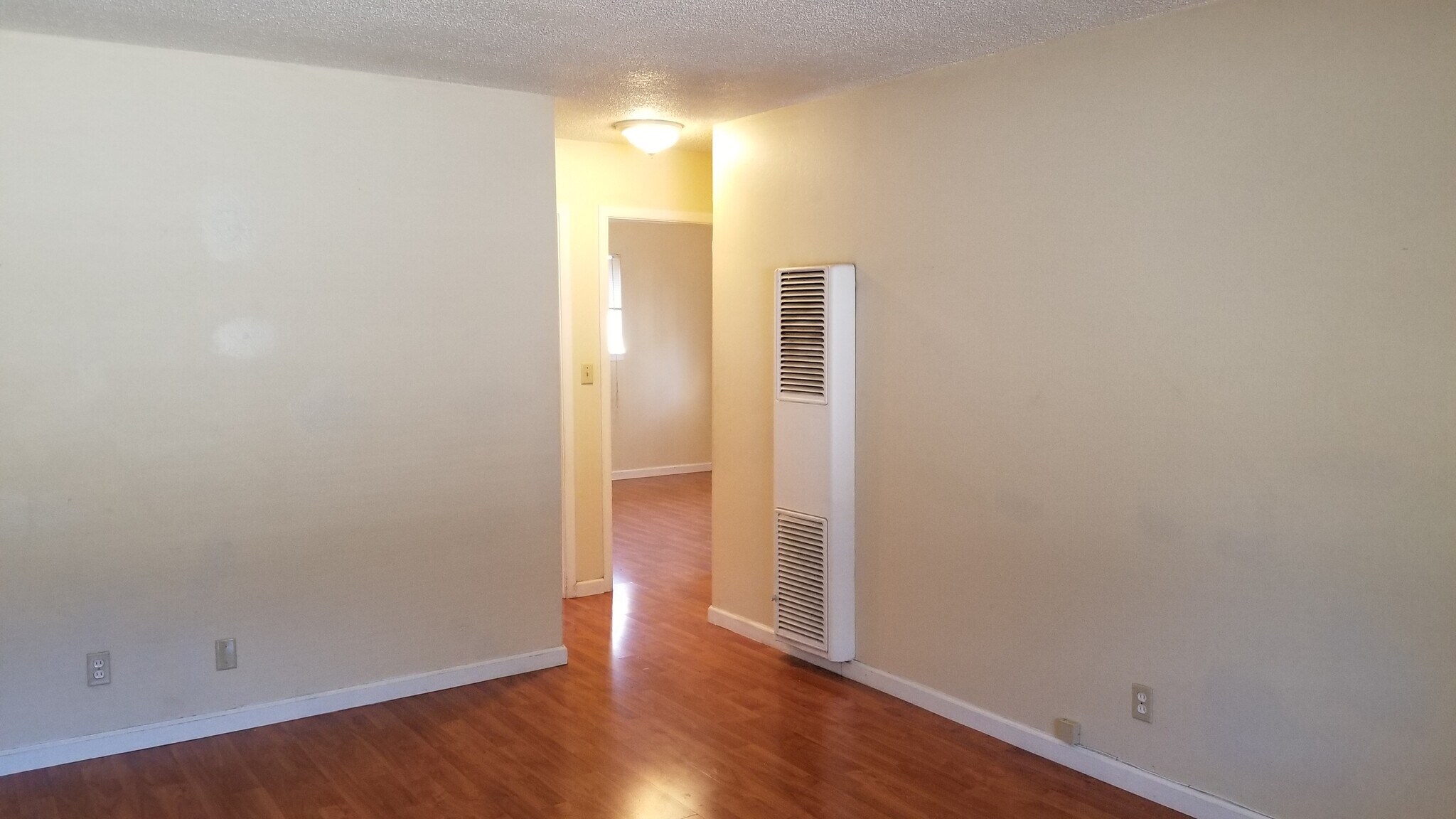Building Photo - 563 Troy Dr