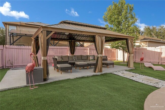 Building Photo - 32 Robin Ave