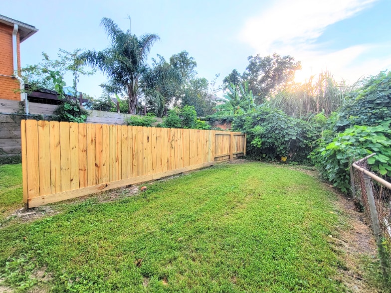 Building Photo - 1920 Pauger St