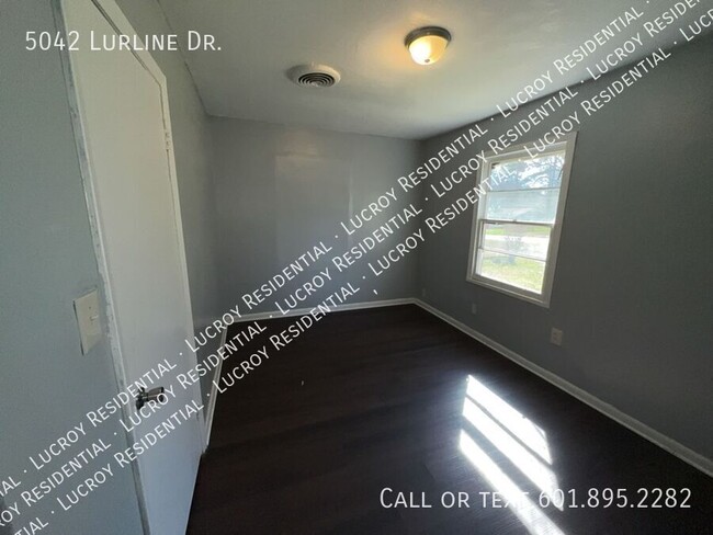 Building Photo - 5042 Lurline Dr