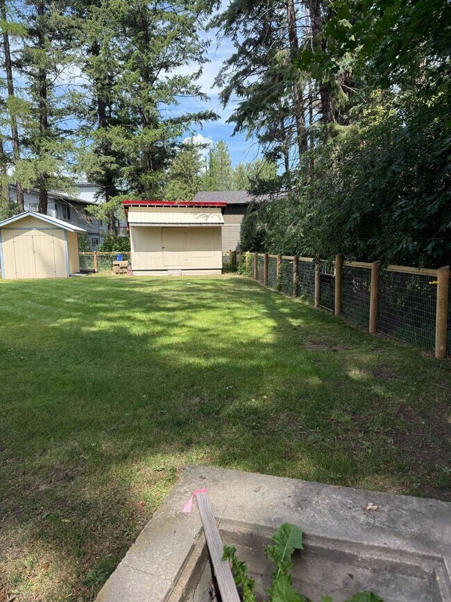 Building Photo - 1533 3rd Ave W