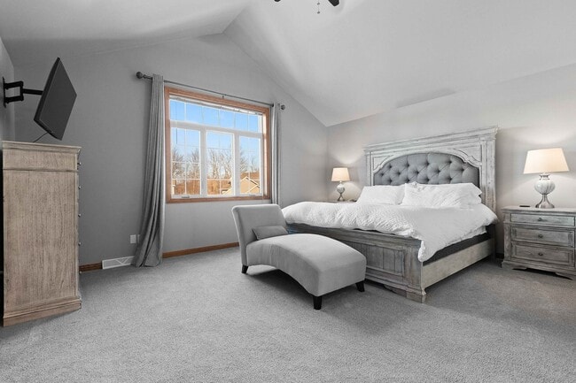 Building Photo - River Point Court Duplex