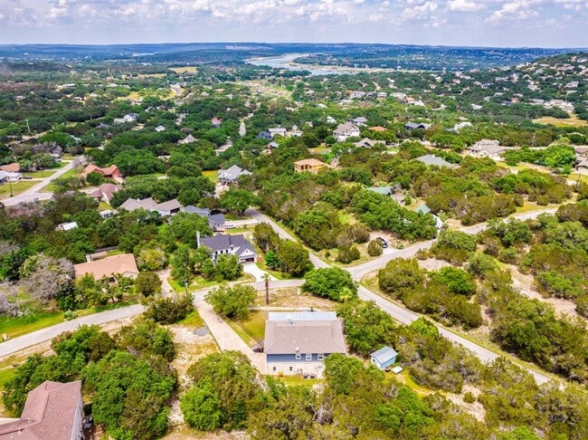 Building Photo - 22401 Briarview Dr