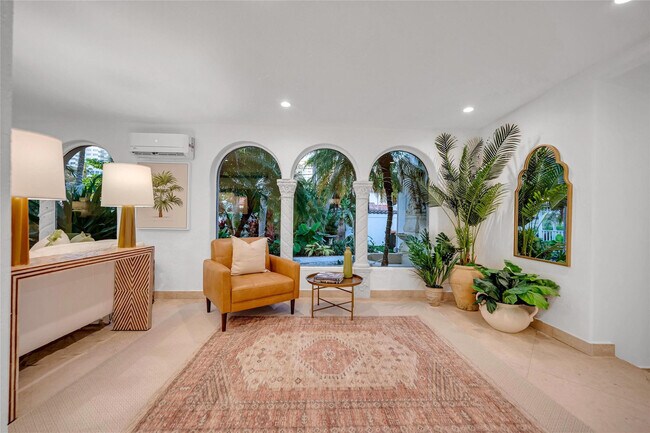 Building Photo - 2500 Hibiscus Pl