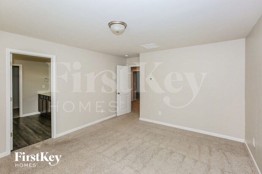 Building Photo - 9613 Hamel St