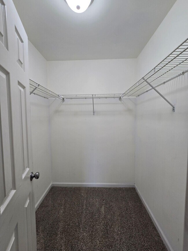 Building Photo - 206 Aberlour Dr