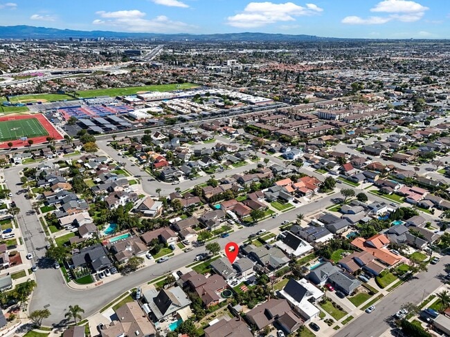 Building Photo - Modern Indoor / Outdoor Living with Resort-Style Yard & Bonus Suite