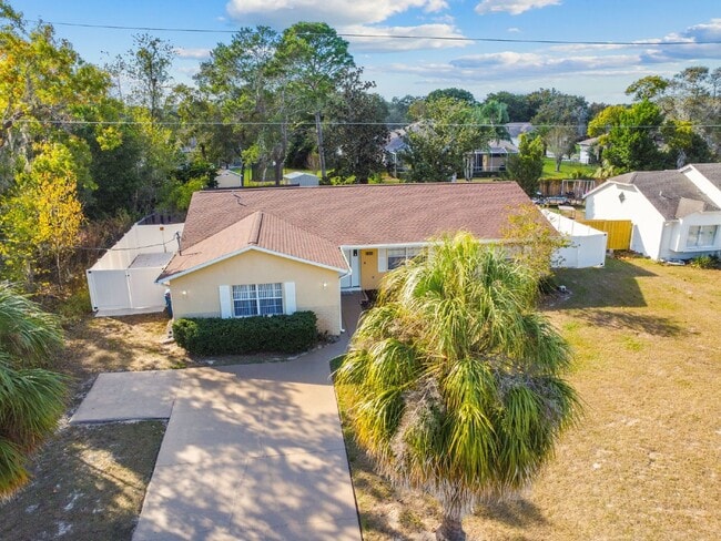 Building Photo - ***PRIVATE HEATED POOL*** Beautiful, Fully-Furnished 3-Bedroom Home Available April 1, 2026!   **...