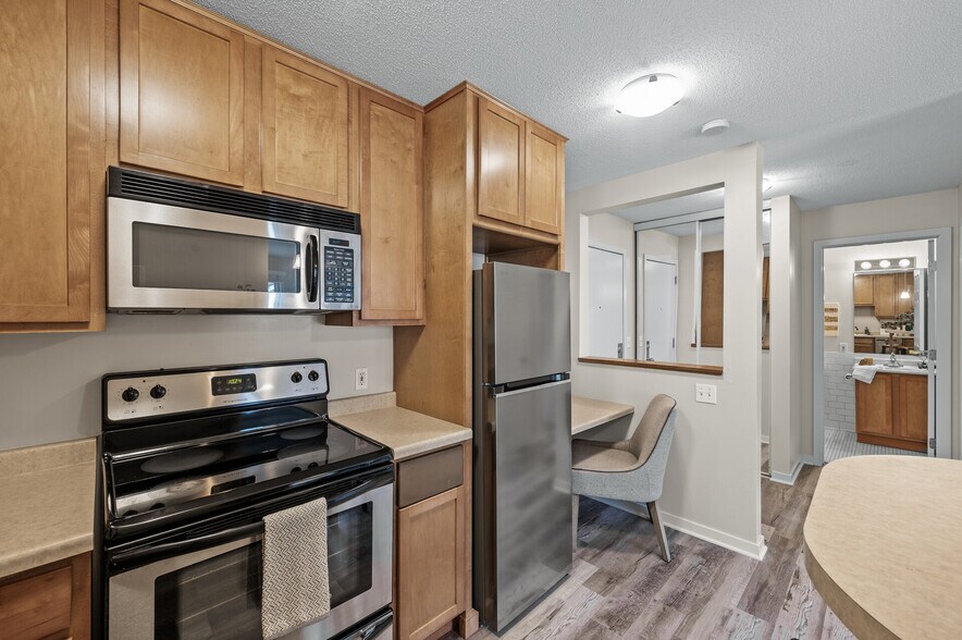 Building Photo - 3729 Snelling Ave