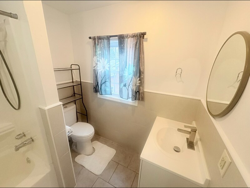 Building Photo - 362 Norton St