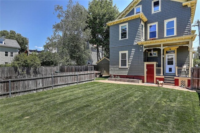 Building Photo - 35 Hammond St