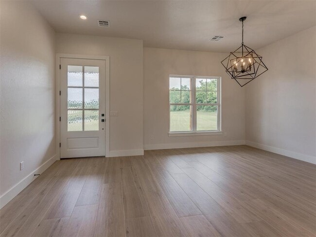 Building Photo - 440 Houser Dr