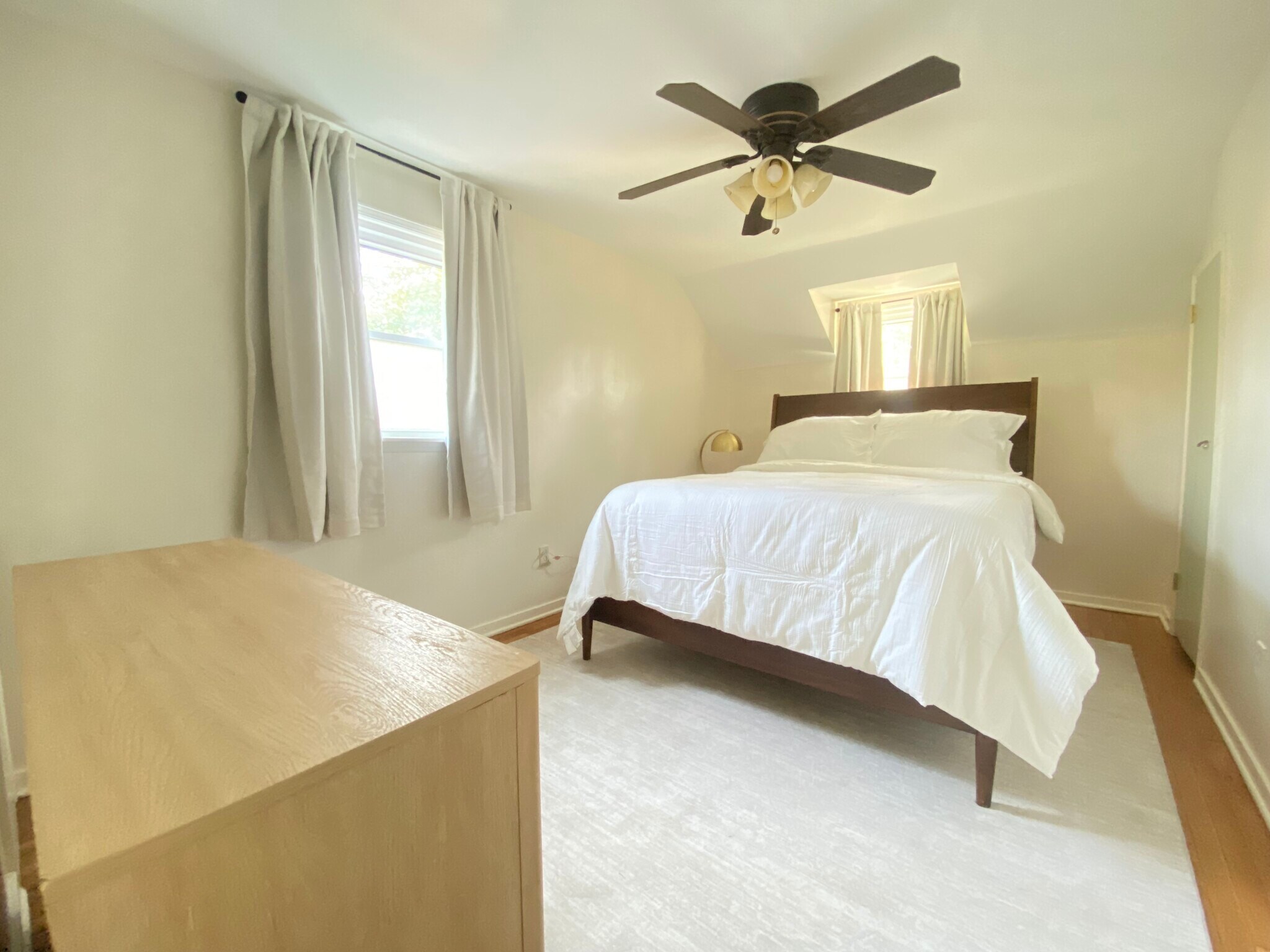 Master bedroom - 369 Rockhill Rd