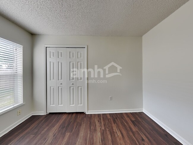 Building Photo - 555 Whiskey Creek Ct