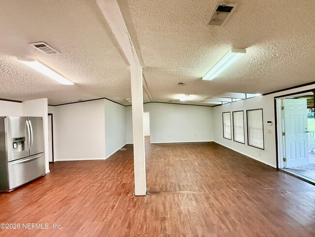 Building Photo - 2262 Chaffee Rd S