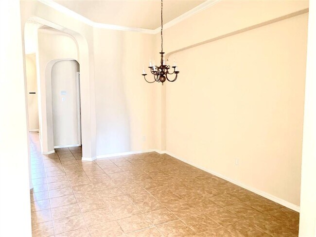 Building Photo - 1001 Emory Fields Cove