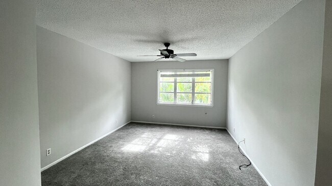 Building Photo - Spacious 2-Bedroom in Jupiter with 2.5 Baths!