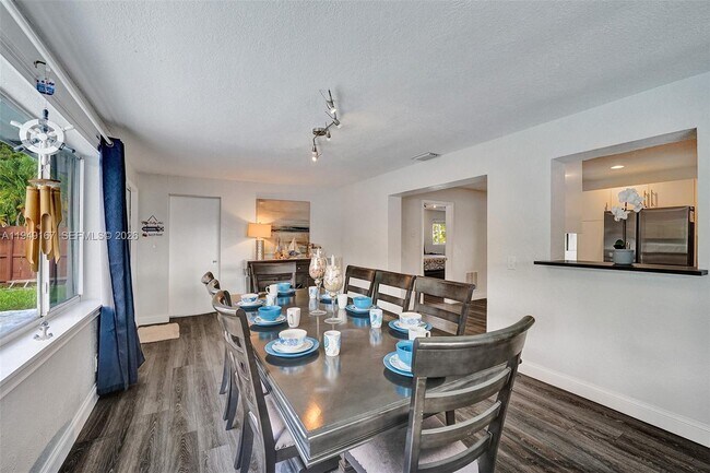 Building Photo - 3730 SW 47th Ct