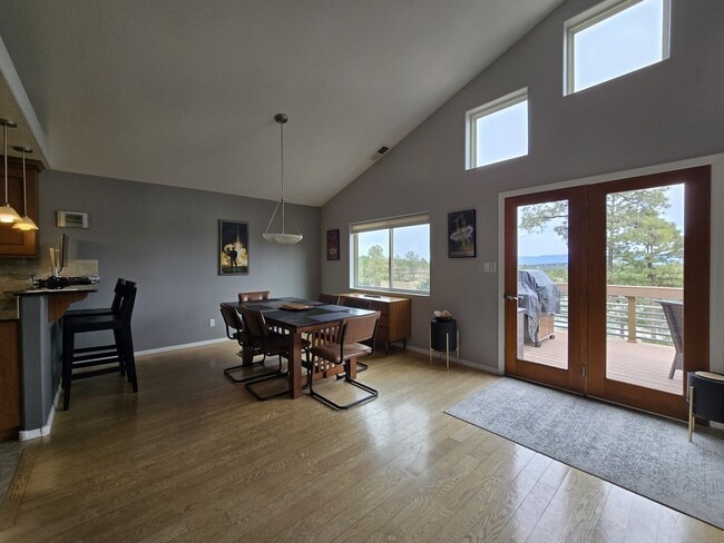 Building Photo - Beautiful Quemazon Home (5085 Alegria)