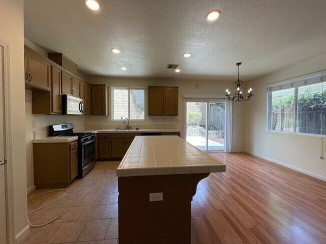 Building Photo - 3976 Anastasia Ln