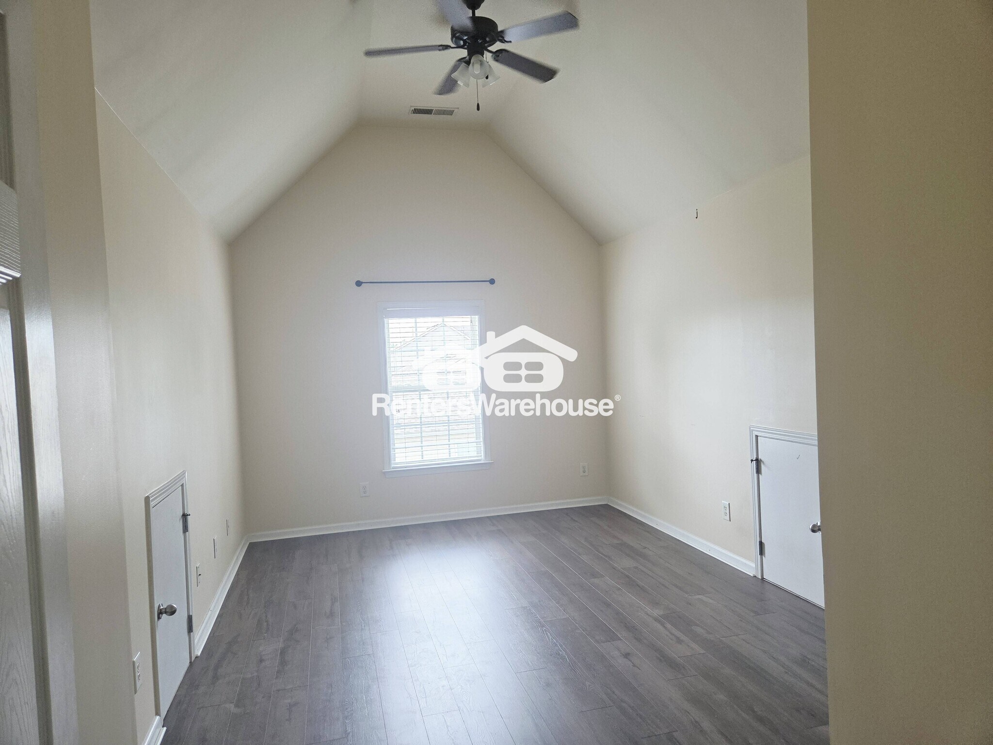 Building Photo - 528 Highland Falls Dr