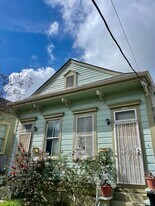 Building Photo - 2024 Delachaise St