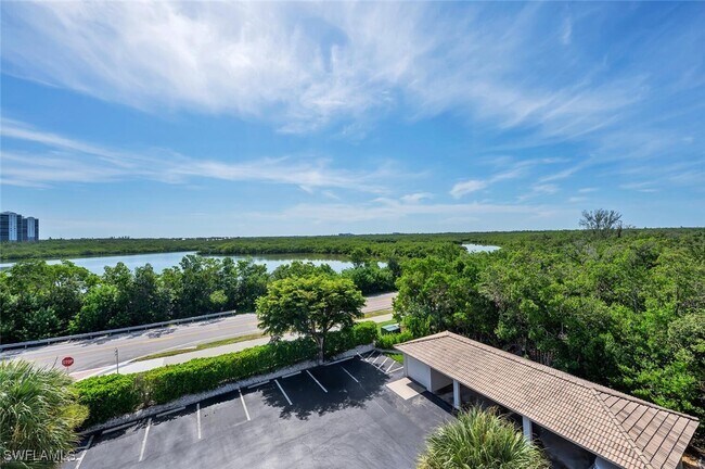 Building Photo - 12945 Vanderbilt Dr