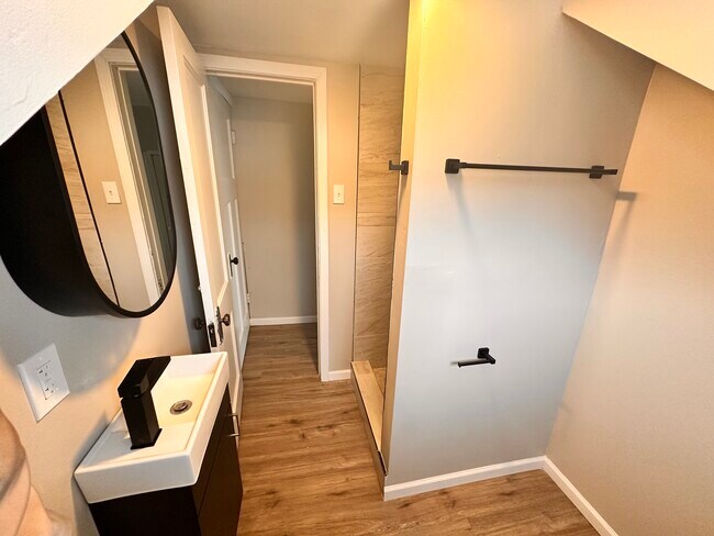 Building Photo - 2704 W Concordia Ave