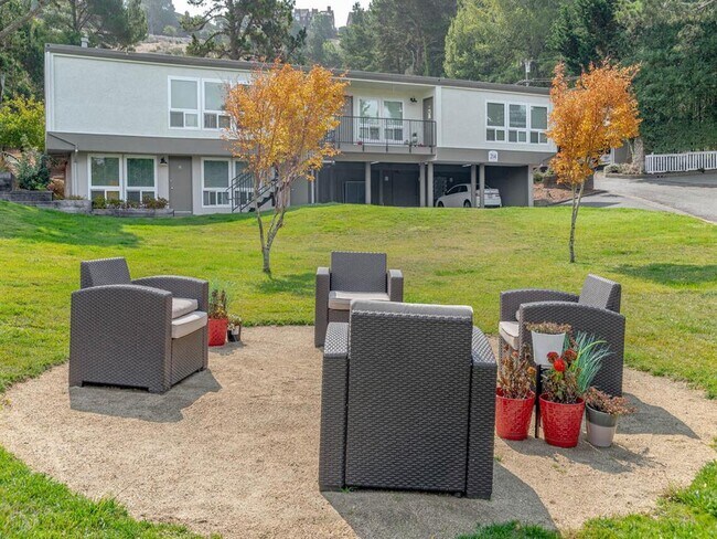 Building Photo - Trailhead Apartments at Tam Junction