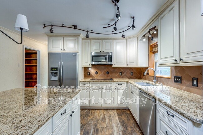 Building Photo - 6738 Quiet Ln