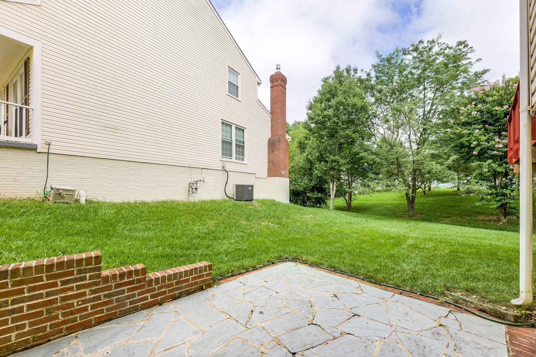 Building Photo - 8010 Old Parsonage Ct