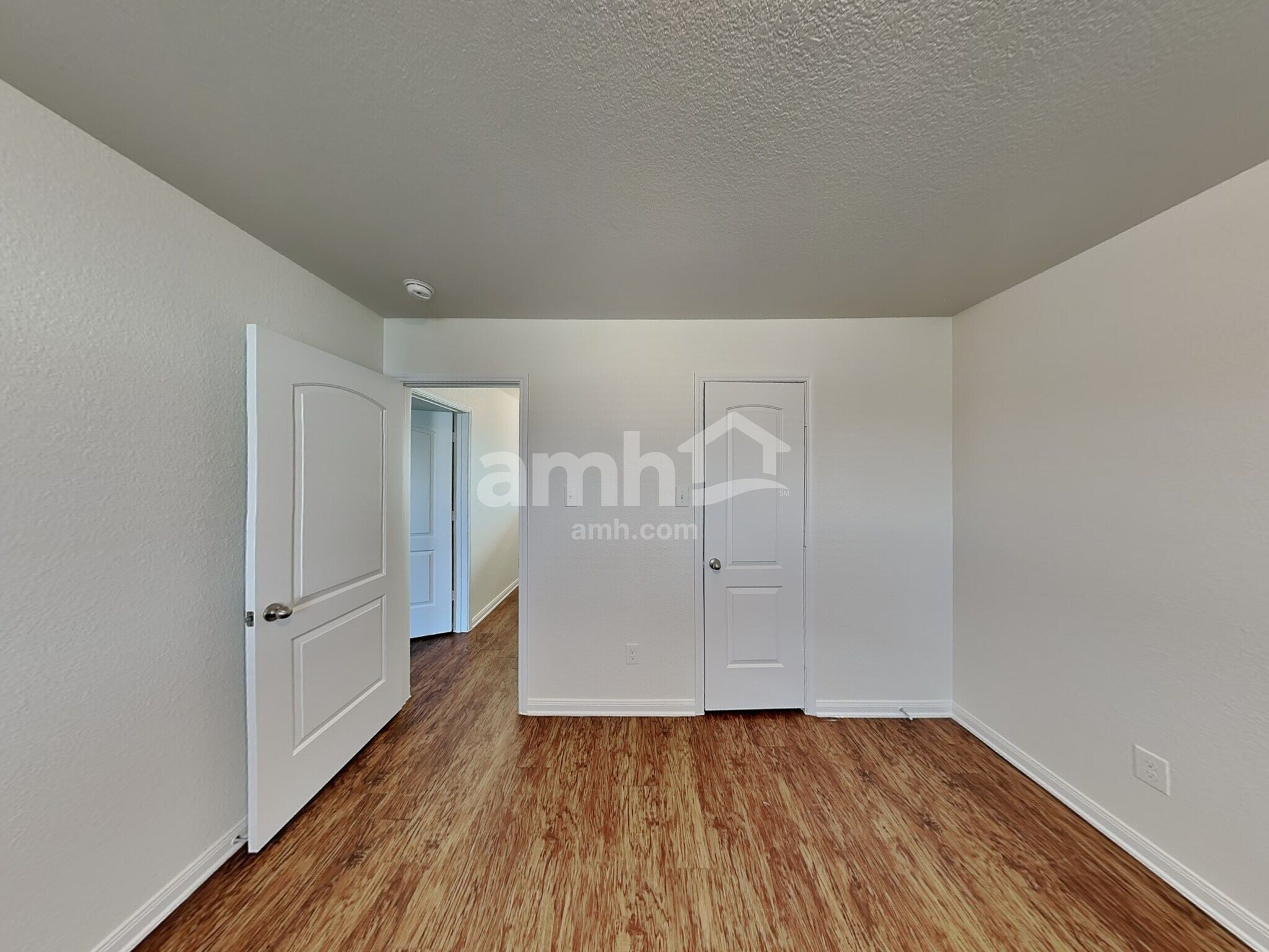 Building Photo - 1220 Arizona Dr
