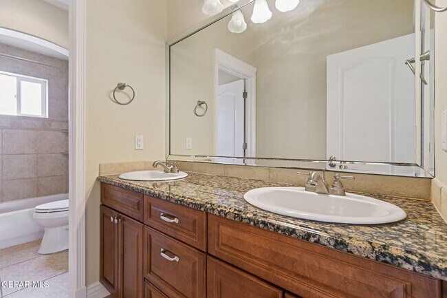 Building Photo - 6285 Wildwood Ct