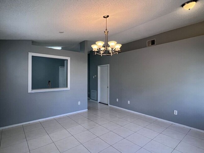 Building Photo - 1114 Shoshanna Dr