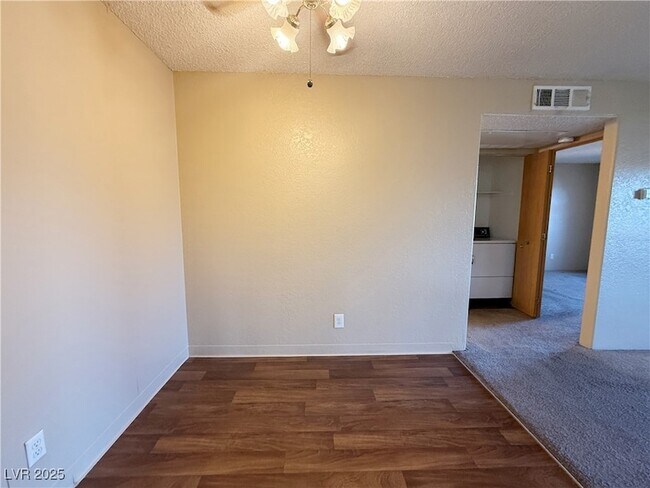 Building Photo - 2982 Juniper Hills Blvd