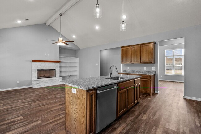 Building Photo - 412 N Wickham St