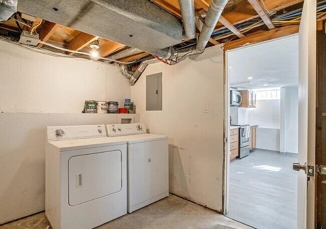 Building Photo - 2090 S Wolff St