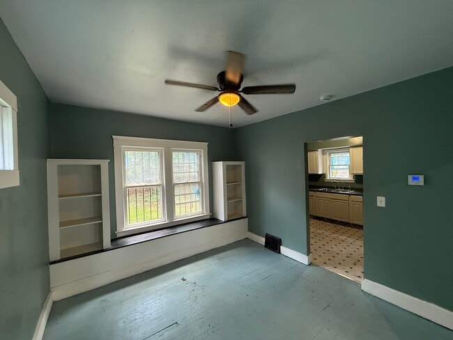 Building Photo - 14016 Castalia Ave
