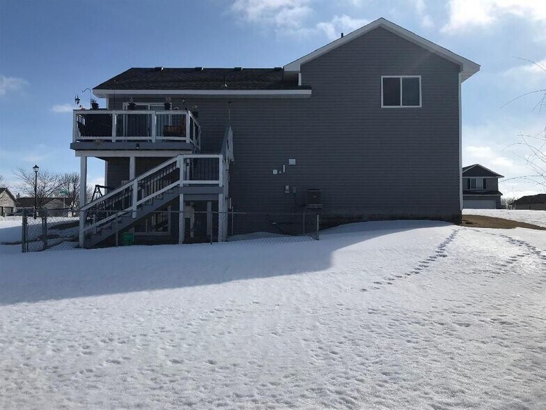 Building Photo - 1000 Chestnut St