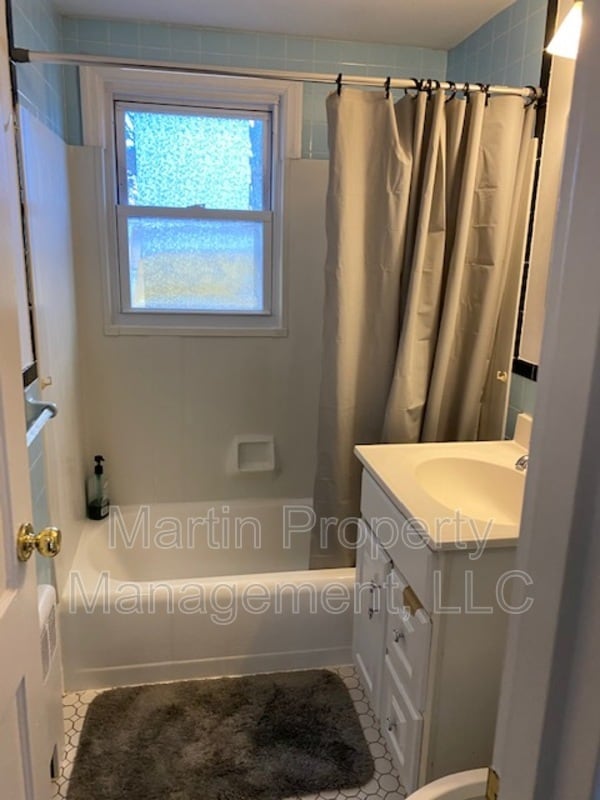 Building Photo - 50 Neillian St