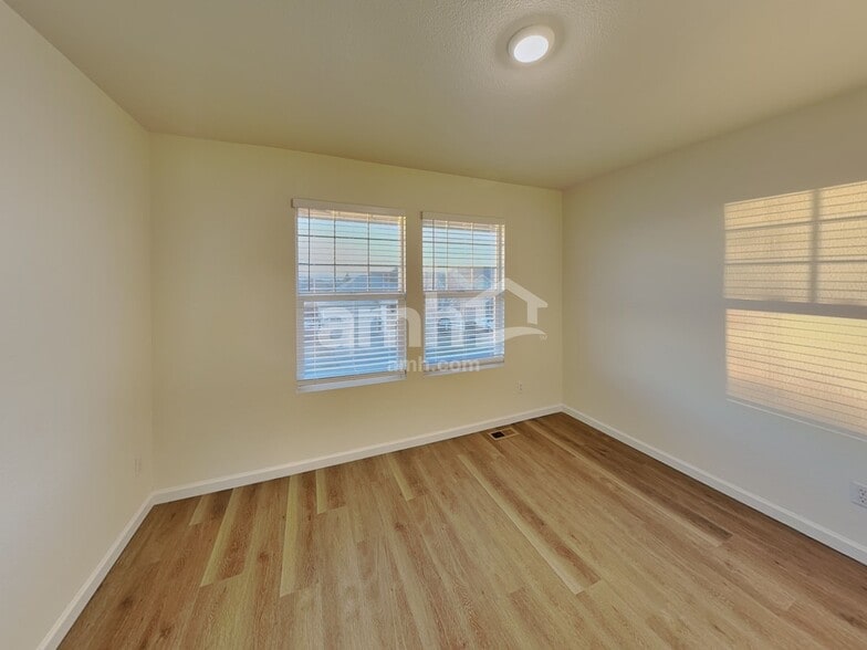 Building Photo - 1192 S Coolidge Cir