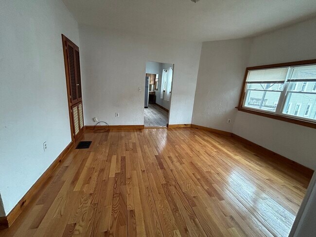 Building Photo - 9 Starbird St