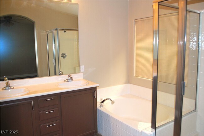 Building Photo - 9955 Burton Lake Ct