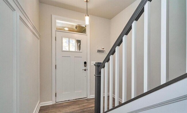 Building Photo - 45116 Kincora Dr